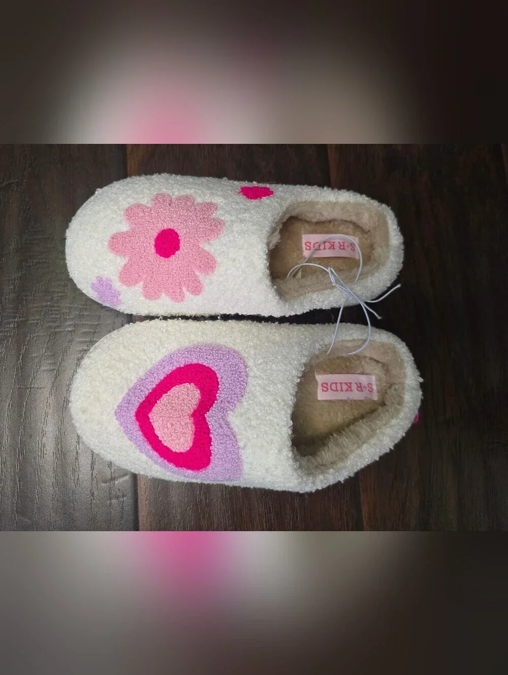 NWOT Girls Plush Cozy Trendy Retro Slip On House Shoes Big Kid 4